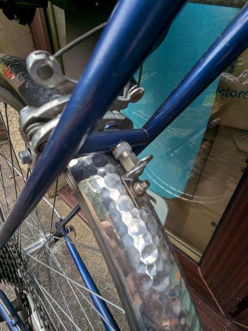 Rear mudguard mounting detail on Ene Ciclo on Nishiki Olympic